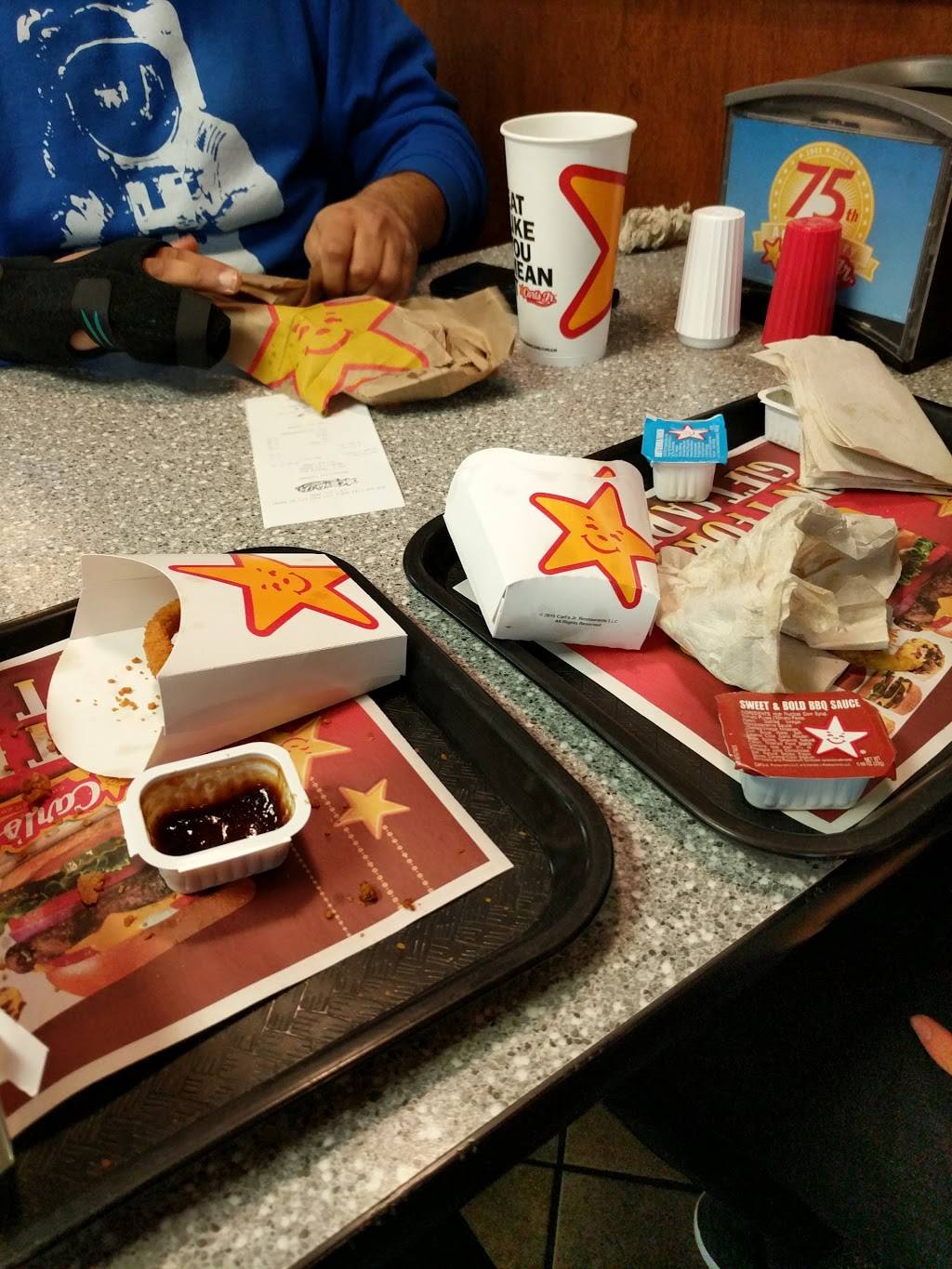 Carls Jr. | restaurant | 301 S Madera Ave, Madera, CA 93637, USA | 5596747863 OR +1 559-674-7863