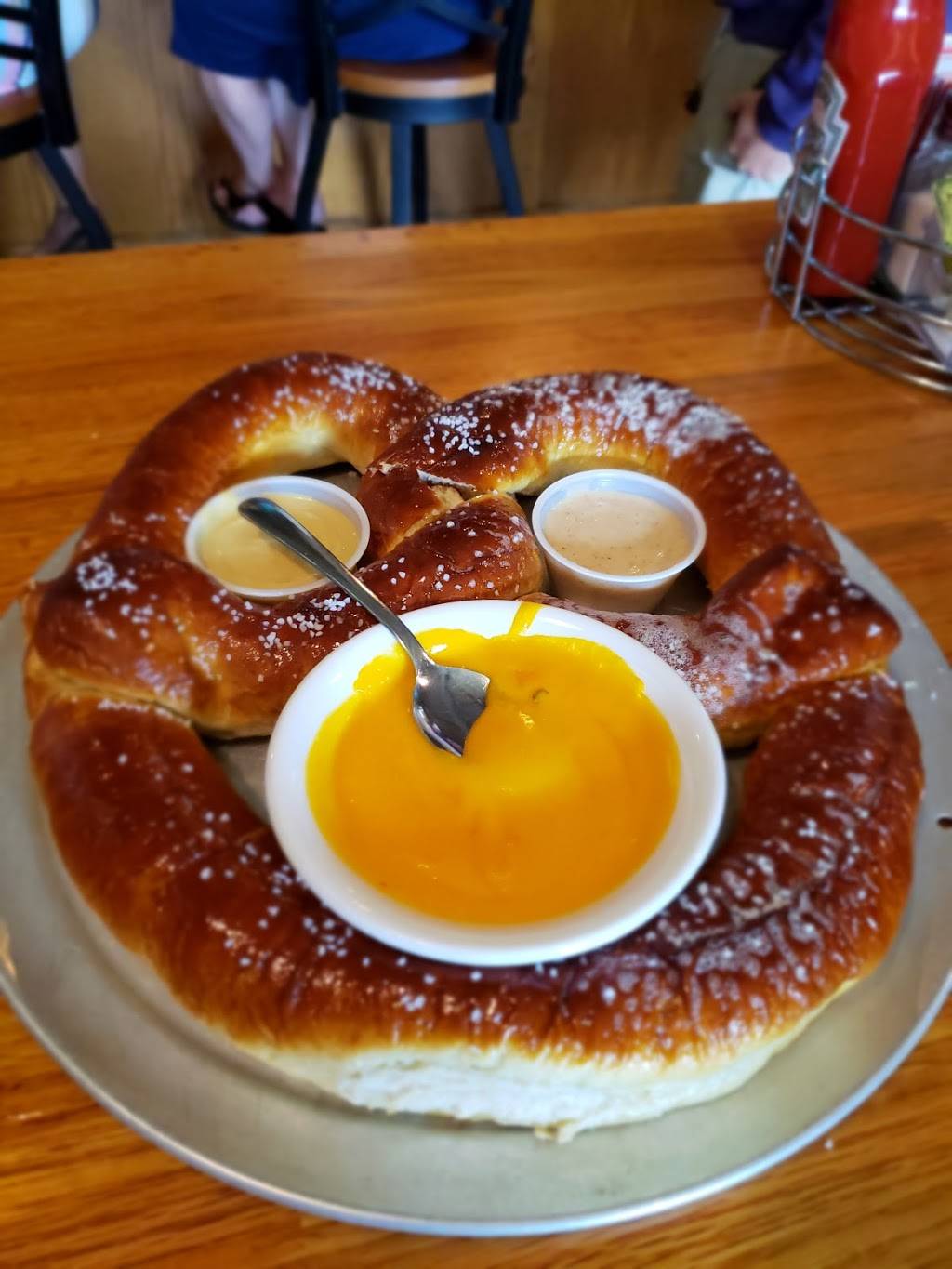 Grumpy Troll Brew Pub | restaurant | 105 S 2nd St, Mt Horeb, WI 53572, USA | 6084372739 OR +1 608-437-2739