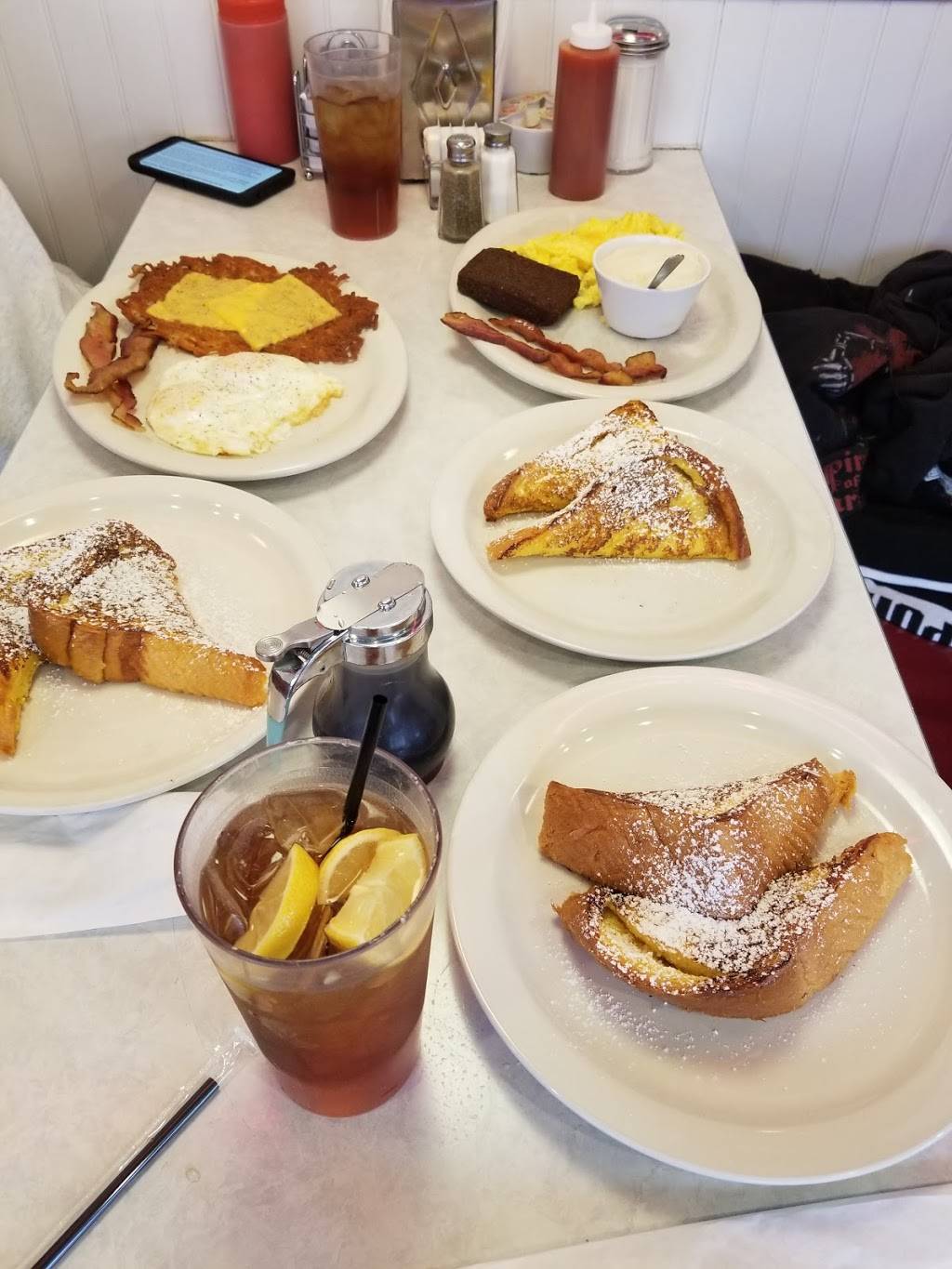 Huddle House | restaurant | 808 E Liberty St, York, SC 29745, USA | 8036847658 OR +1 803-684-7658