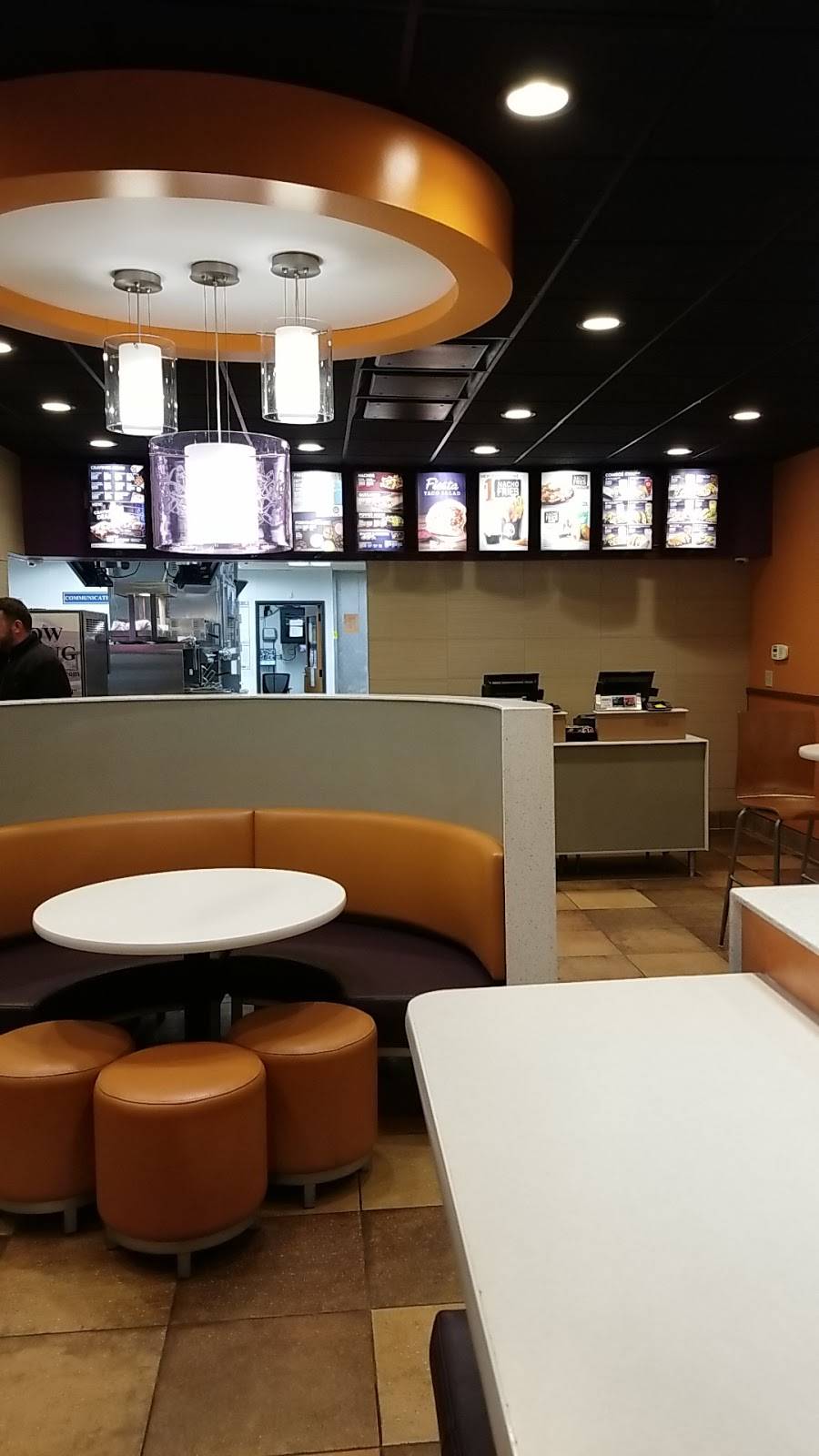 Taco Bell | meal takeaway | 2008 N Bloomington St, Streator, IL 61364, USA | 8156727674 OR +1 815-672-7674