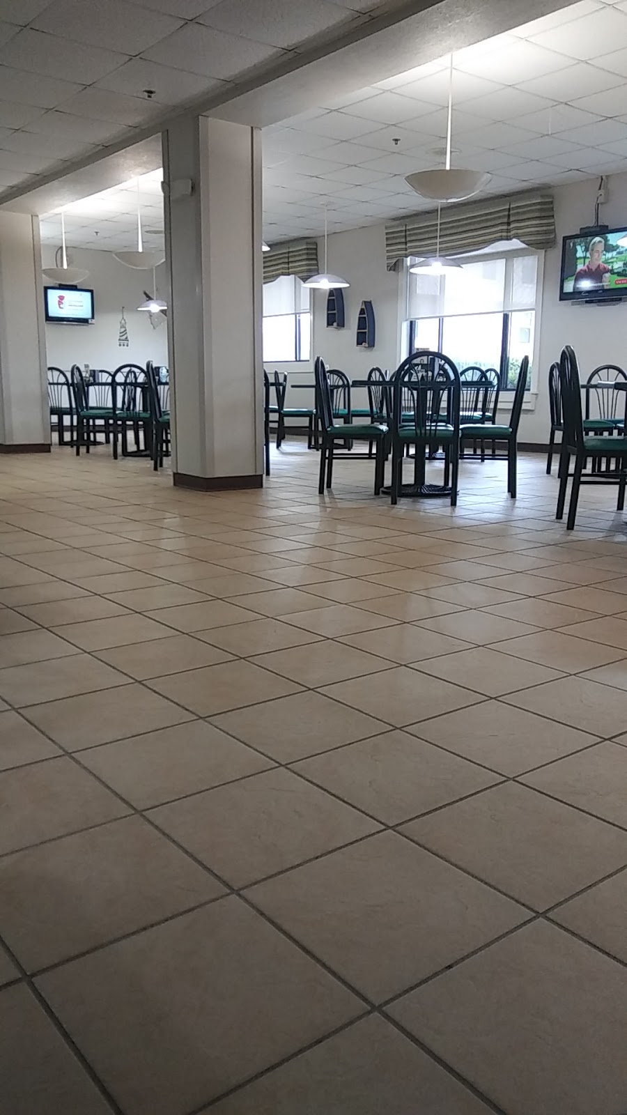 The Reef | restaurant | 313 Cody Ave, Hurlburt Field, FL 32544, USA | 8508847725 OR +1 850-884-7725