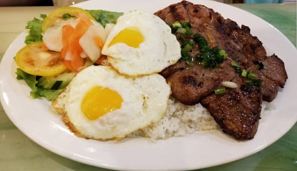 Pho Xe Lua | restaurant | 1021 W Argyle St, Chicago, IL 60640, USA | 7732757512 OR +1 773-275-7512