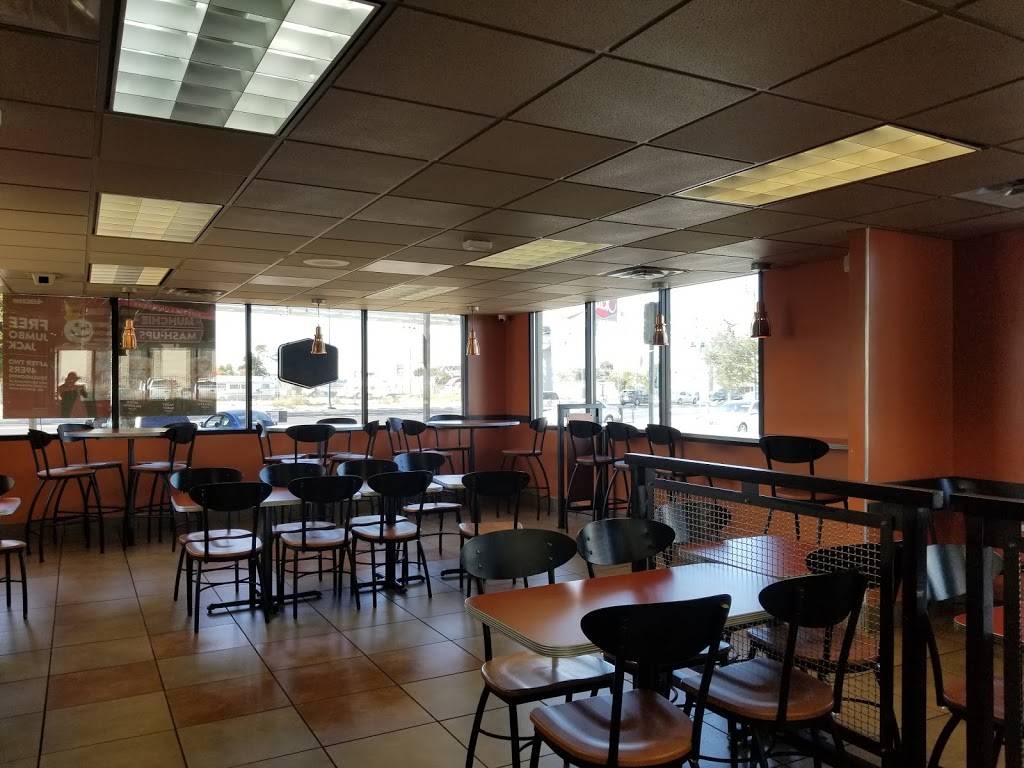 Jack in the Box | restaurant | 532 Hegenberger Rd, Oakland, CA 94621, USA | 5106323346 OR +1 510-632-3346