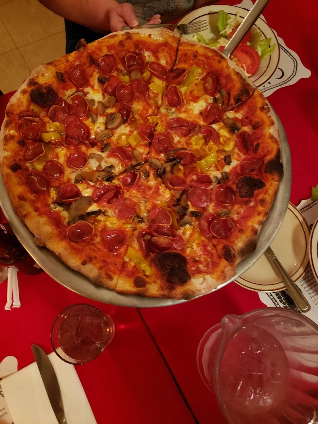 La Hacienda Ristorante and Pizzeria | restaurant | 3019 Pine Ave, Niagara Falls, NY 14301, USA | 7162852536 OR +1 716-285-2536