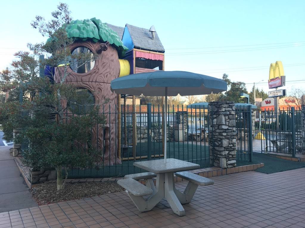 McDonalds | cafe | 251 Asheville Hwy, Brevard, NC 28712, USA | 8288842244 OR +1 828-884-2244