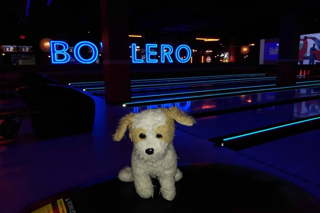 Bowlero Arlington | restaurant | 320 South 23rd St S, Arlington, VA 22202, USA | 7034186187 OR +1 703-418-6187