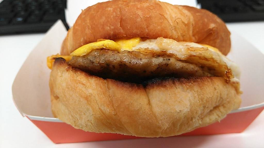 Jack in the Box | restaurant | 10699 Folsom Blvd, Rancho Cordova, CA 95670, USA | 9163645340 OR +1 916-364-5340