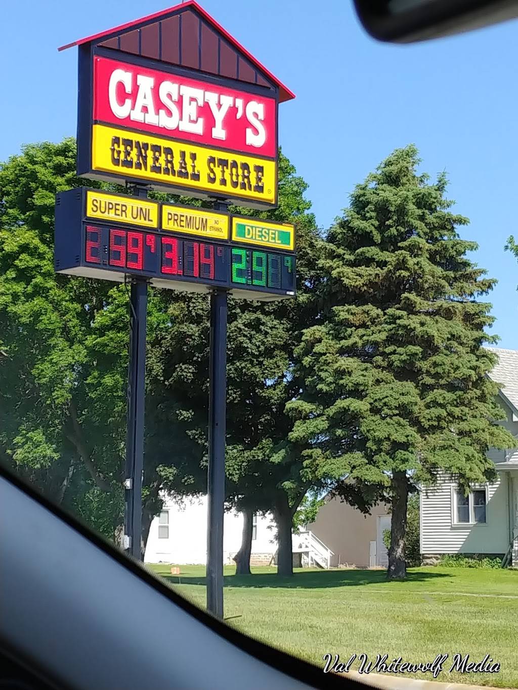 Caseys | restaurant | 620 W Tilden St, Postville, IA 52162, USA | 5638643532 OR +1 563-864-3532
