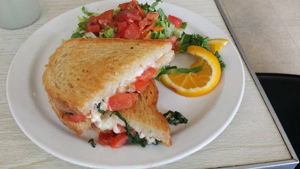 Snug Harbor | restaurant | 2323 Wilshire Blvd, Santa Monica, CA 90403, USA | 3108282991 OR +1 310-828-2991