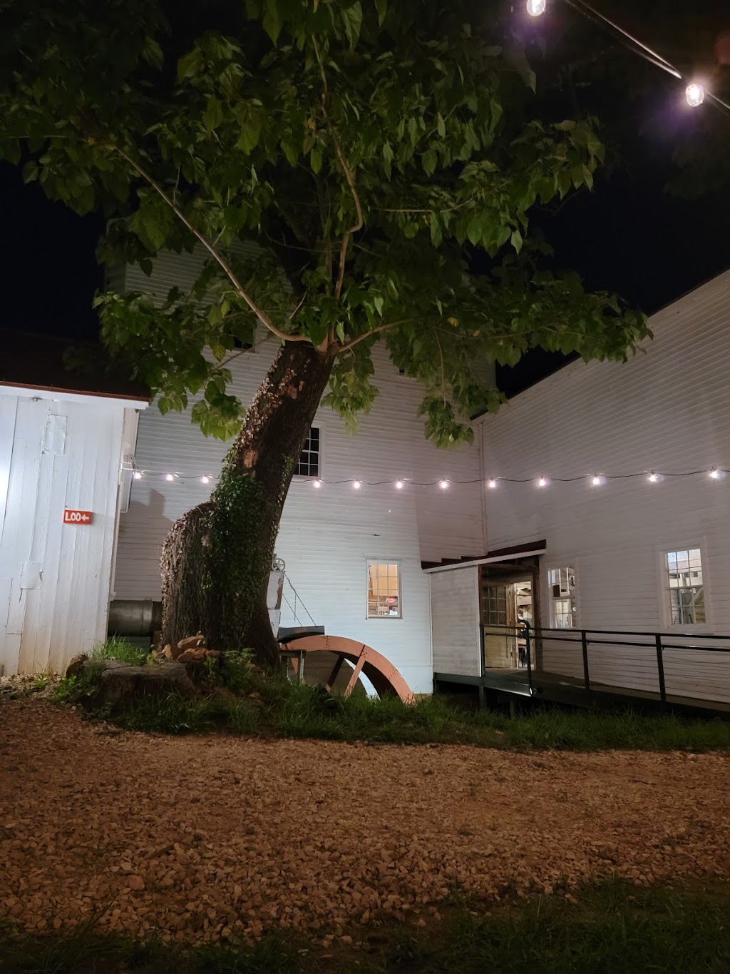 Camp Trapezium | restaurant | 140 Union Hill Rd, Amherst, VA 24521, USA | 8044778703 OR +1 804-477-8703