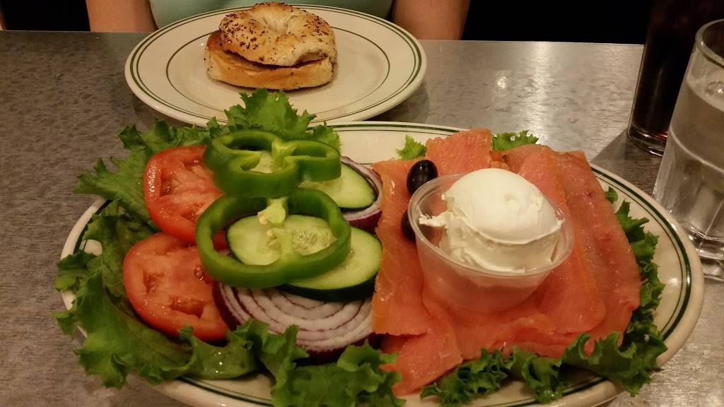 The Bagel Restaurant and Deli | restaurant | 3107 N Broadway, Chicago, IL 60657, USA | 7734770300 OR +1 773-477-0300