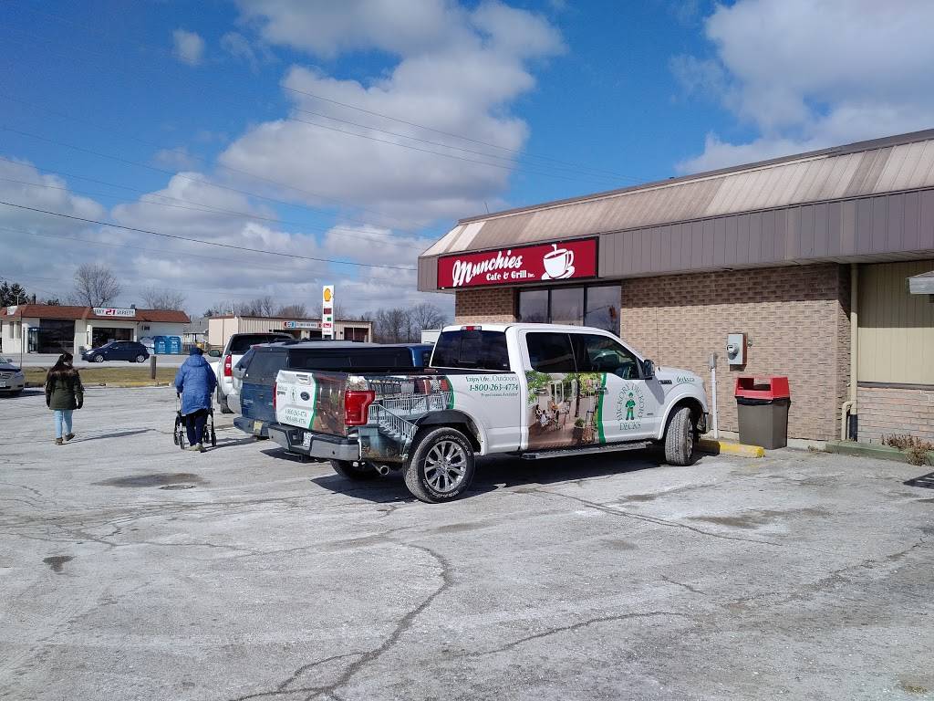 Munchies | restaurant | 4206 Oil Heritage Rd, Petrolia, ON N0N 1R0, Canada | 5198821000 OR +1 519-882-1000
