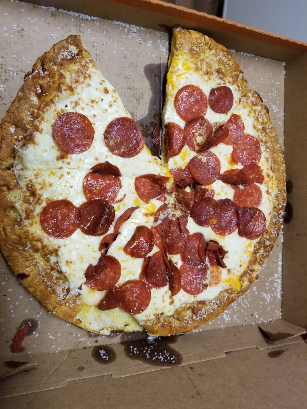 Little Caesars Pizza | meal takeaway | 24492 W 10 Mile Rd, Southfield, MI 48034, USA | 2483552334 OR +1 248-355-2334