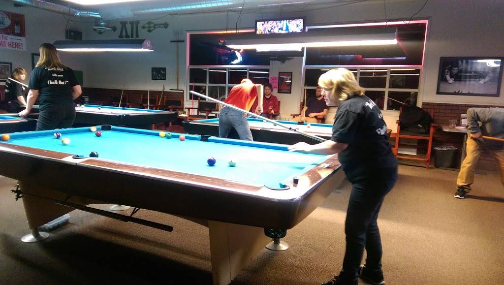 Oasis Bar & Grill | restaurant | 1007 W 1st St, Chico, CA 95928, USA | 5303434305 OR +1 530-343-4305