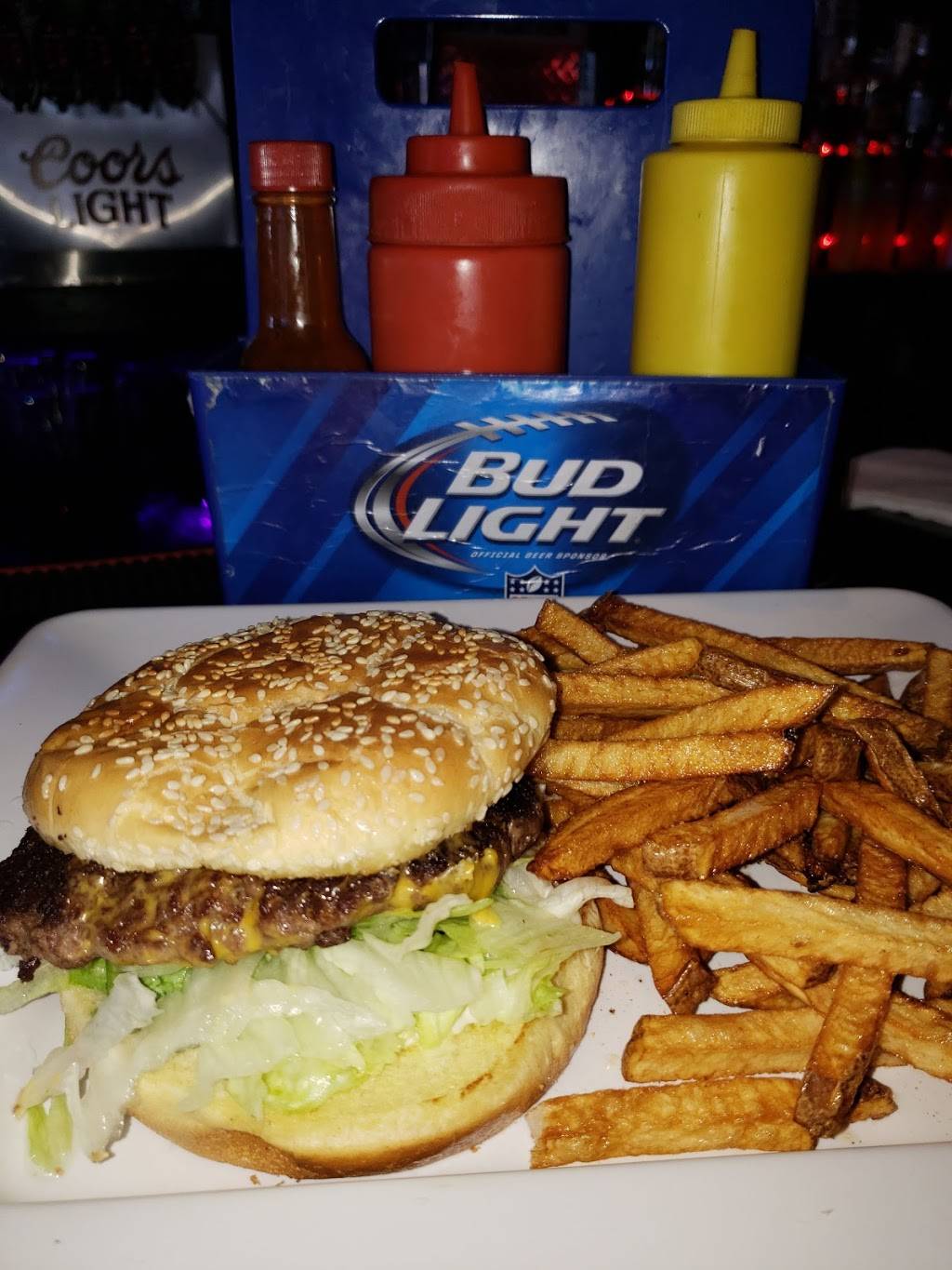 Extra Point Sports Bar | restaurant | 4050 E 100th Ave, Denver, CO 80229, USA | 3034529353 OR +1 303-452-9353