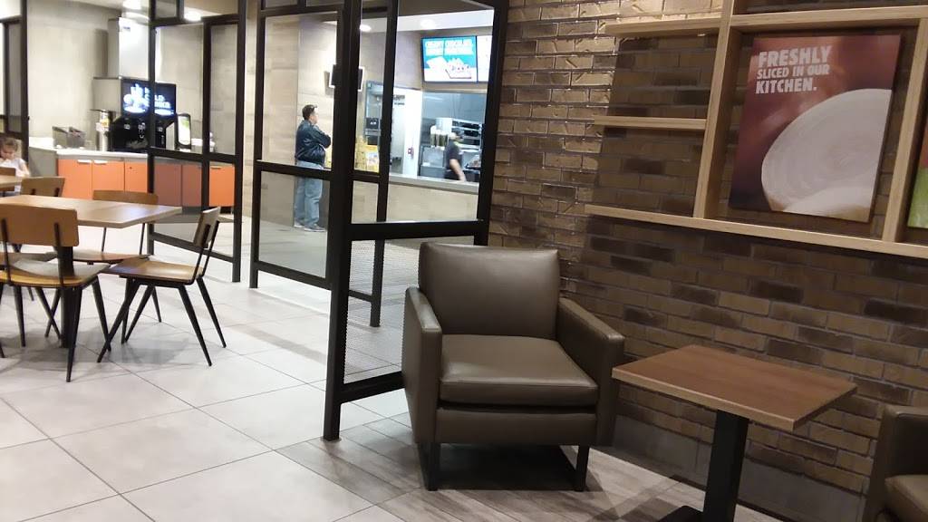 Burger King | restaurant | 35112 Merle Haggard Dr, Bakersfield, CA 93308, USA | 6613934724 OR +1 661-393-4724