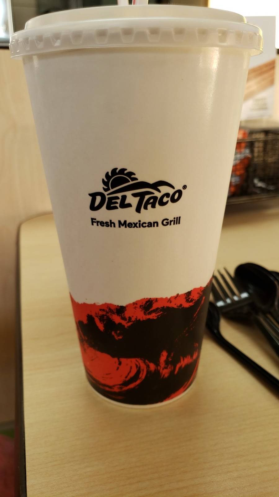 Del Taco | meal takeaway | 421 W Palmdale Blvd, Palmdale, CA 93551, USA | 6619472889 OR +1 661-947-2889