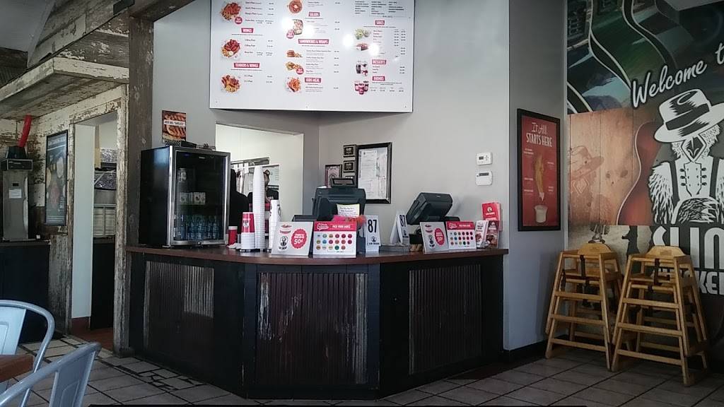 Slim Chickens | restaurant | 555 S Kelly Ave, Edmond, OK 73003, USA | 4053406770 OR +1 405-340-6770