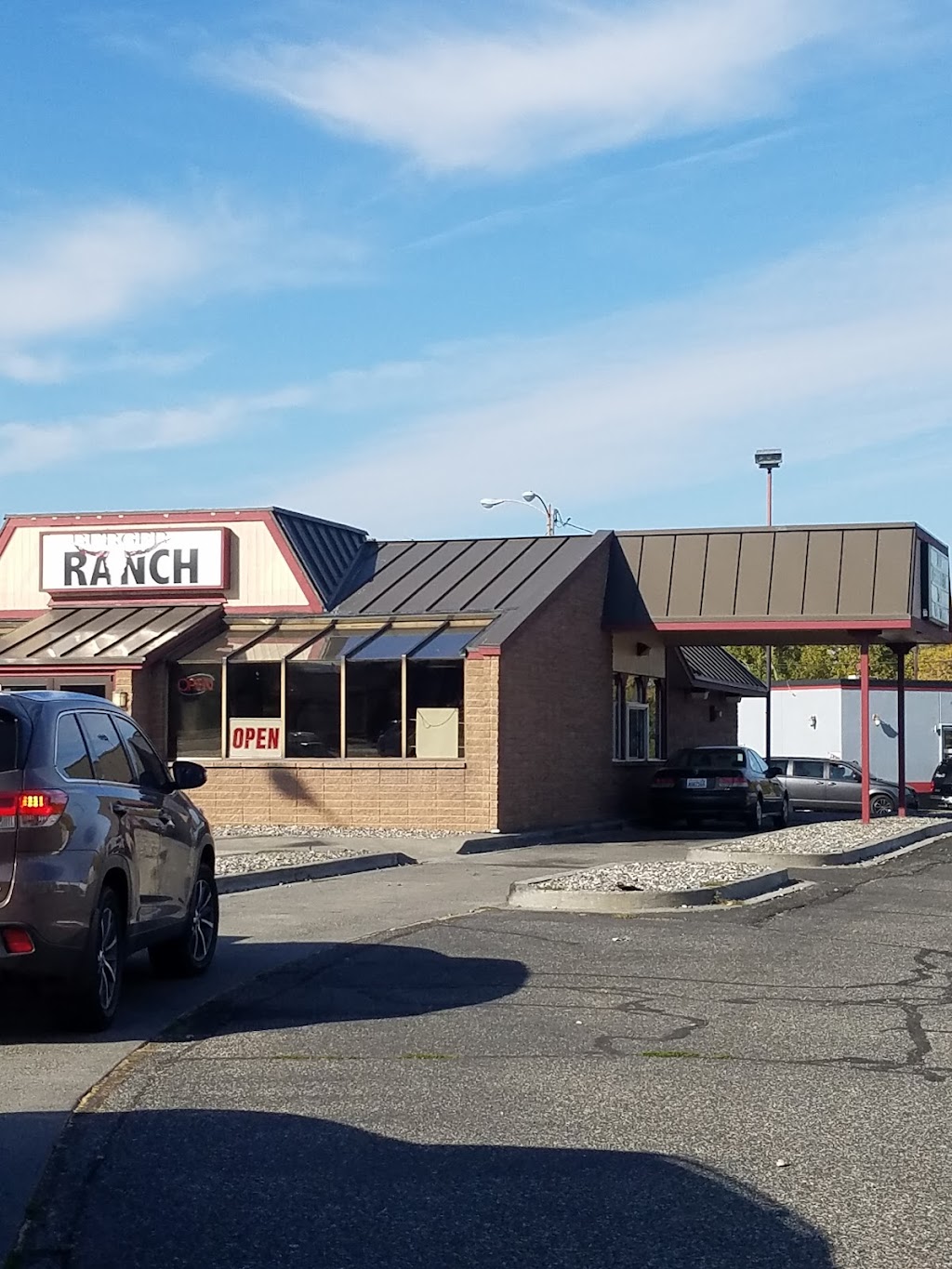 Kennewick Burger Ranch | restaurant | 808 W Vineyard Dr, Kennewick, WA 99336, USA | 5095825554 OR +1 509-582-5554
