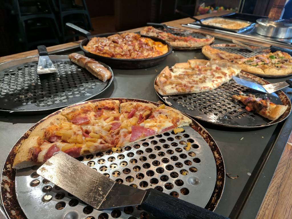 Pizza Hut | restaurant | 237 E Main Ave, Zeeland, MI 49464, USA | 6167727000 OR +1 616-772-7000