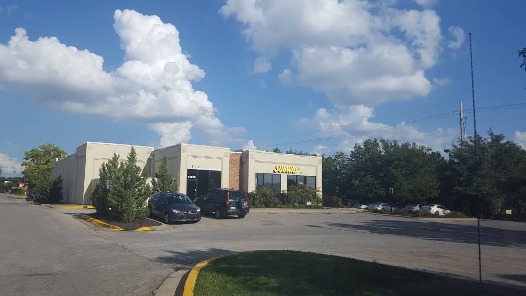 Subway | meal takeaway | 13228 W 87th St Pkwy, Lenexa, KS 66215, USA | 9134959959 OR +1 913-495-9959