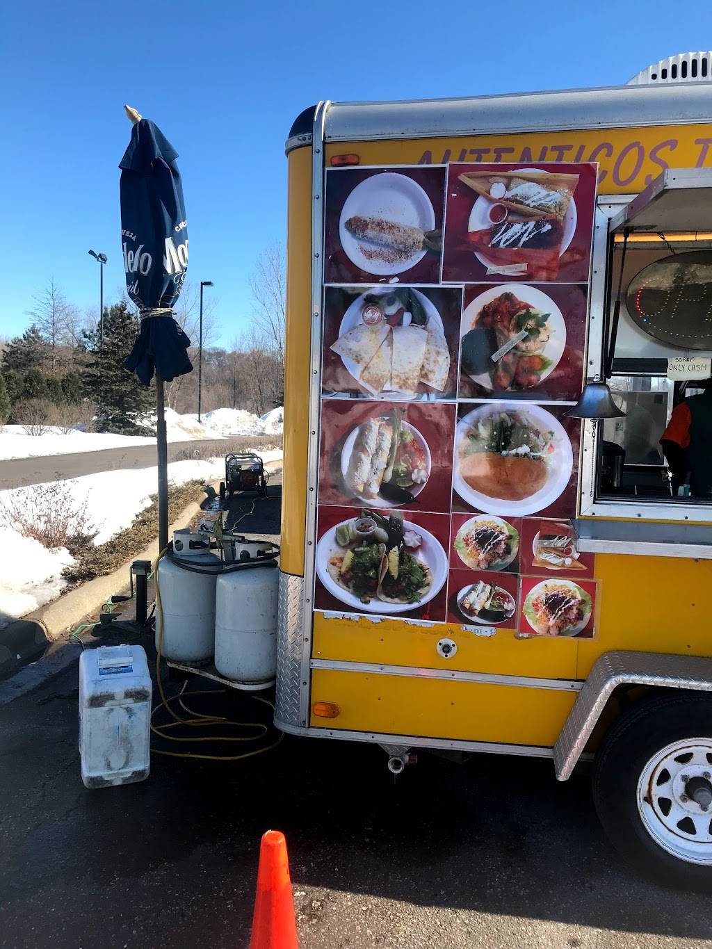 Camilas Taqueria | restaurant | 2520 White Bear Ave, Maplewood, MN 55109, USA | 6517978156 OR +1 651-797-8156