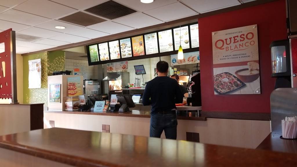 Del Taco | meal takeaway | 19701 Esperanza Rd, Yorba Linda, CA 92886, USA | 7147798208 OR +1 714-779-8208