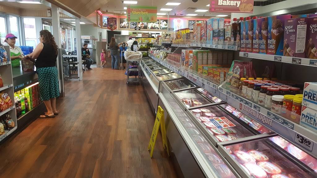 Braums Ice Cream & Burger Restaurant | restaurant | 4303 W Illinois Ave, Dallas, TX 75211, USA | 2143370968 OR +1 214-337-0968