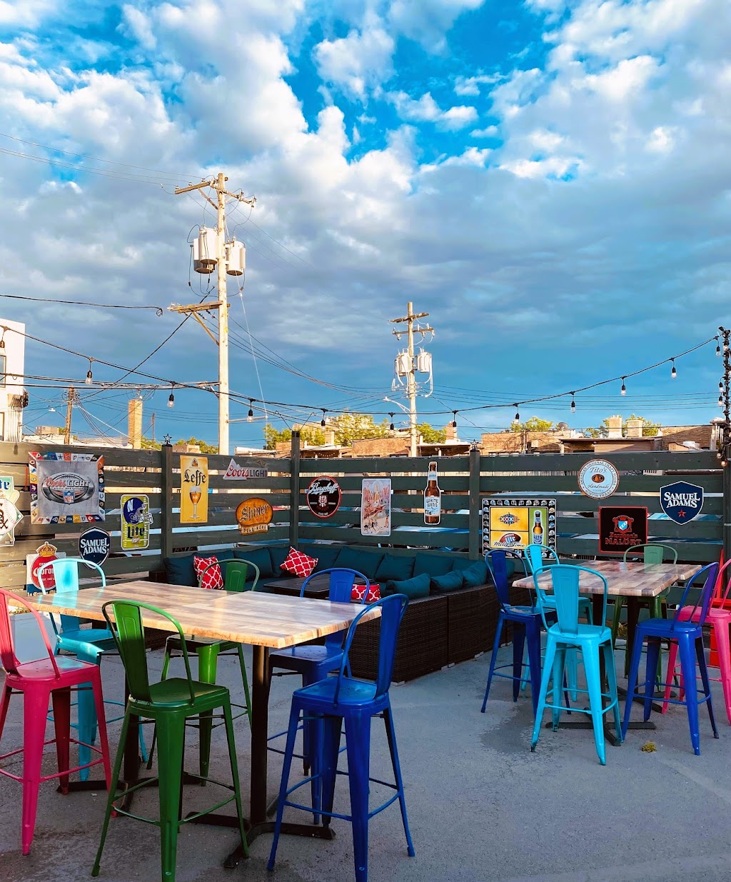 The Club Shot & Beer | restaurant | 113 N Addison Ave, Elmhurst, IL 60126, USA | 6308320113 OR +1 630-832-0113