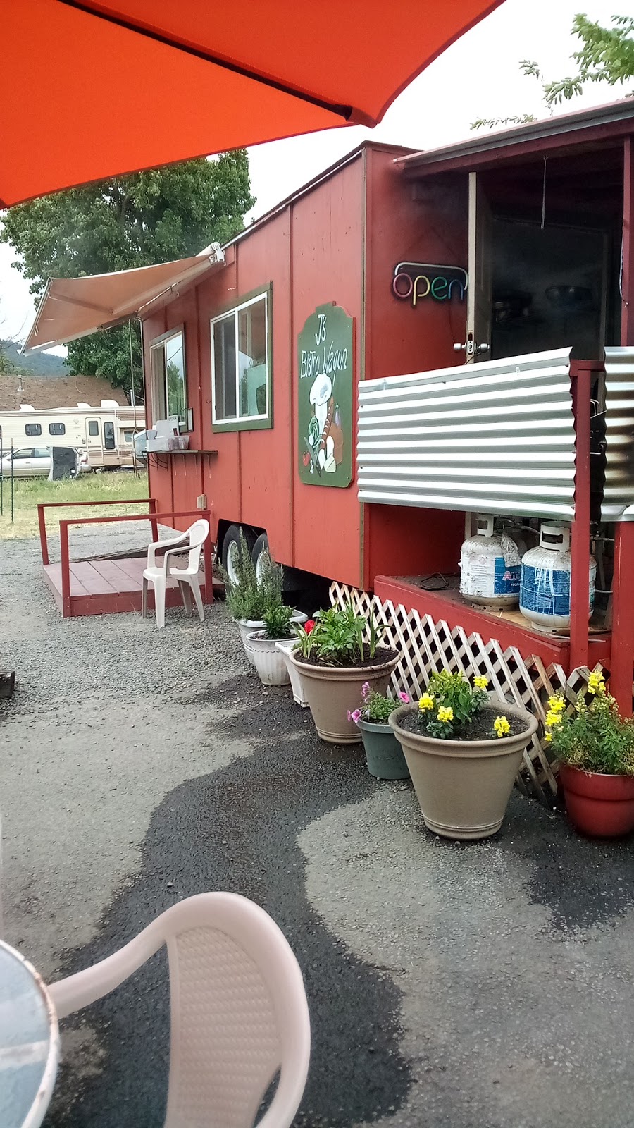 Js Bistro Wagon | restaurant | 26 Talent Ave, Talent, OR 97540, USA | 5412618631 OR +1 541-261-8631