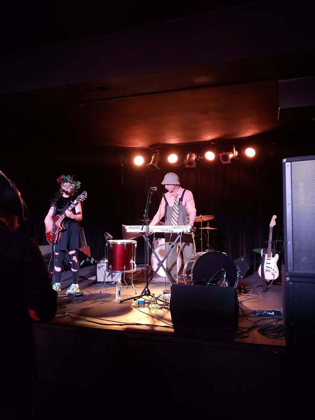 Classics Victorys Sports Bar | restaurant | 547 S High St, Columbus, OH 43212, USA | 6142251577 OR +1 614-225-1577