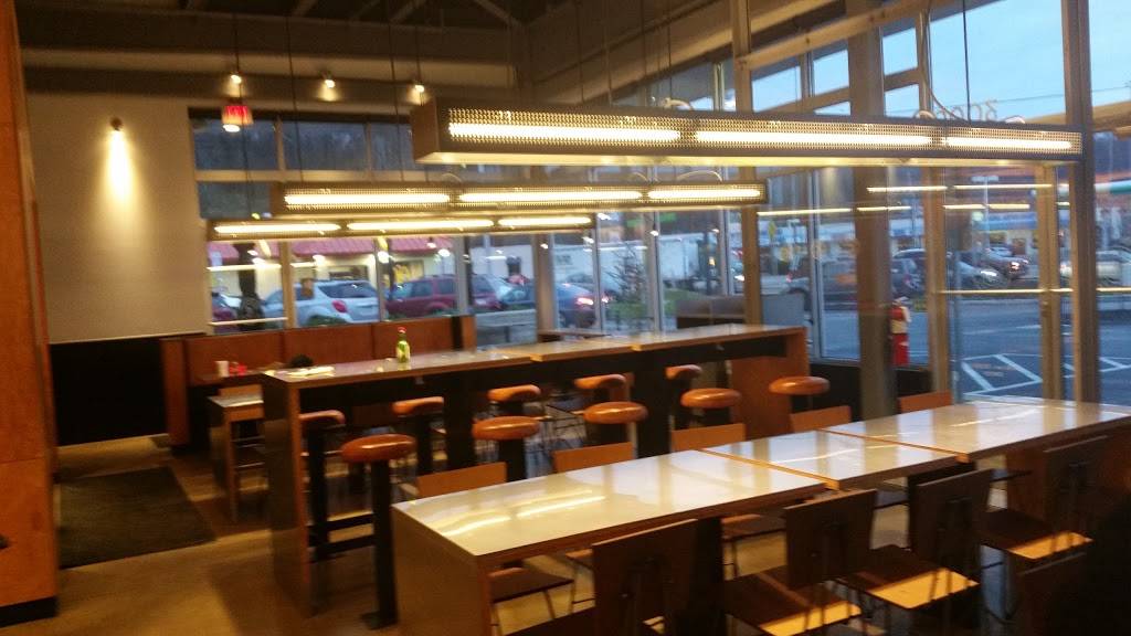 Chipotle Mexican Grill | restaurant | 3009 Washington Pike, Bridgeville, PA 15017, USA | 4122216515 OR +1 412-221-6515