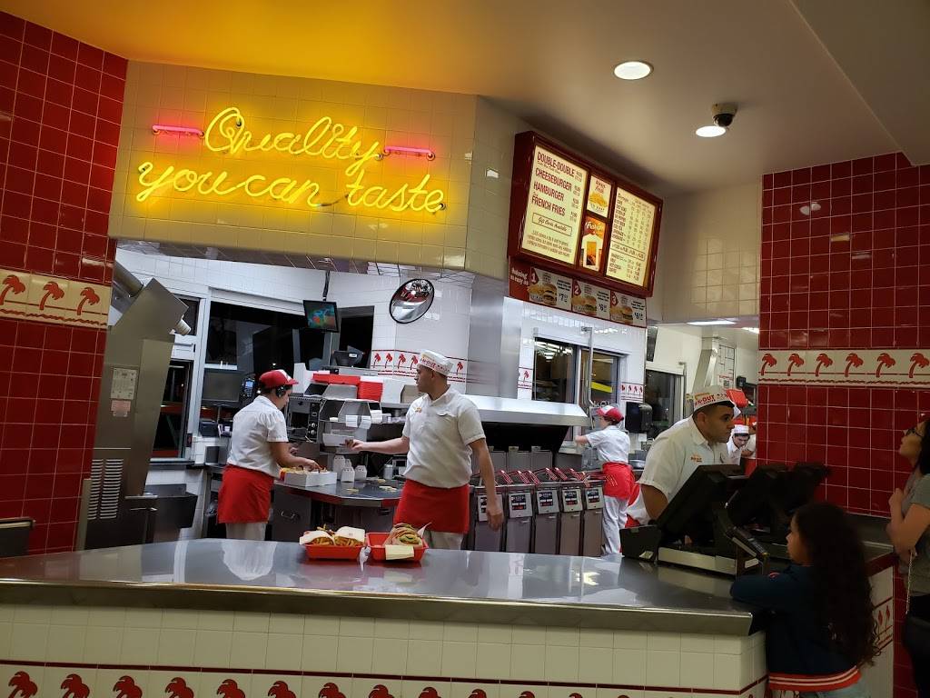 In-N-Out Burger | restaurant | 1933 S Mooney Blvd, Visalia, CA 93277, USA | 8007861000 OR +1 800-786-1000