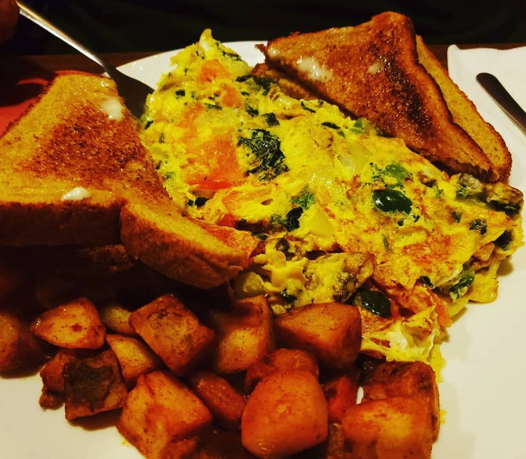 Maddies | restaurant | 395 Main St, East Hartford, CT 06118, USA | 8605697339 OR +1 860-569-7339