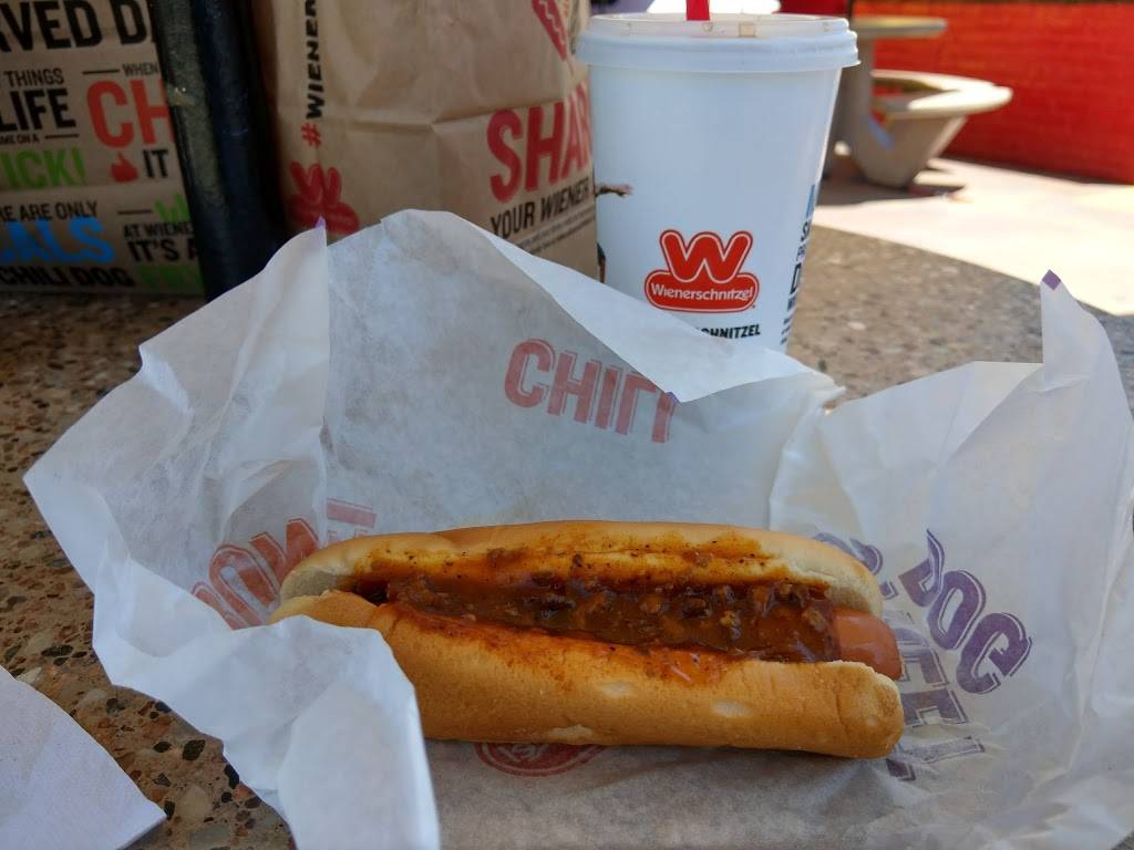 Wienerschnitzel | restaurant | 75 Saratoga Ave, Santa Clara, CA 95050, USA | 4085570155 OR +1 408-557-0155