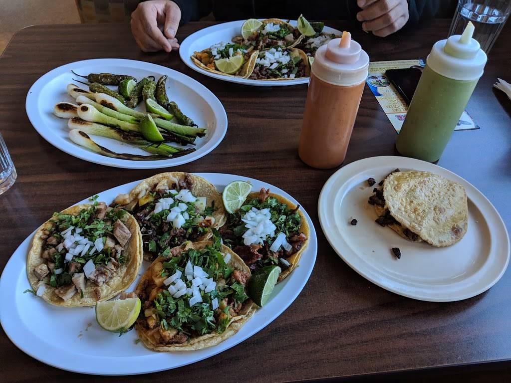 Taqueria El Zarape Giftly | restaurant | 700 W Jefferson St, Joliet, IL 60435, USA | 8159552413 OR +1 815-955-2413