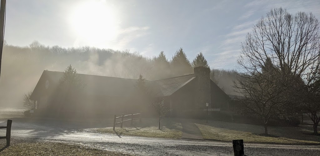 Foggy Mountain Lodge and Restaurant | restaurant | 117 Foggy Mountain Ln, Stahlstown, PA 15687, USA | 7245931000 OR +1 724-593-1000