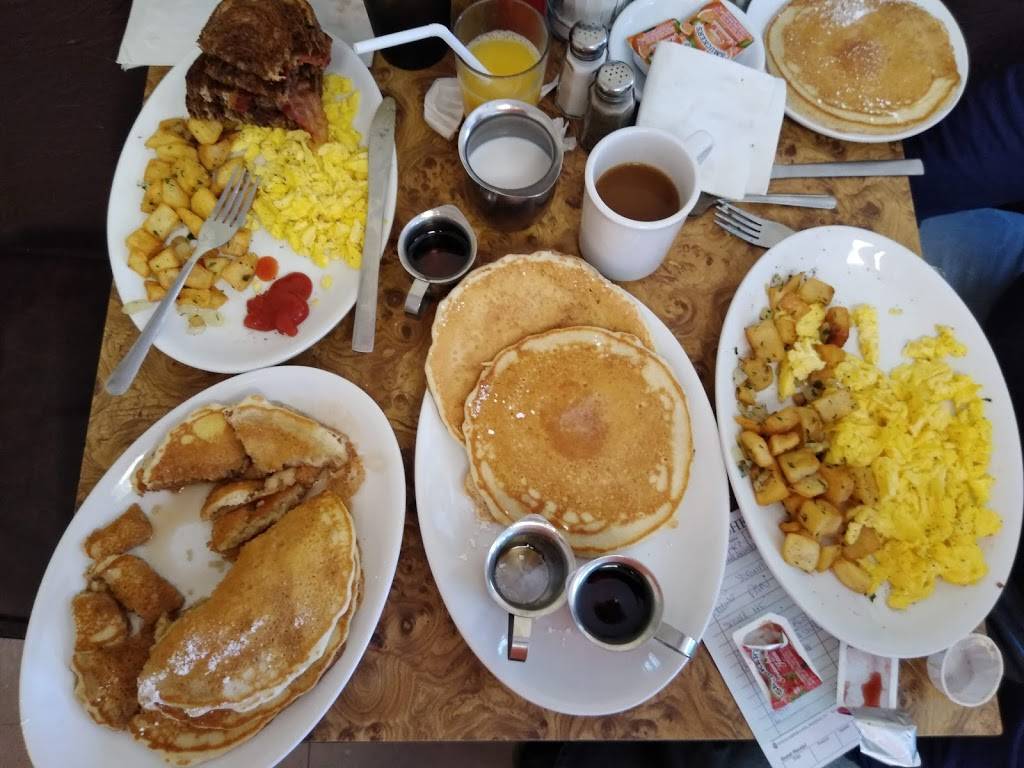 Uncle Charlies Finer Diner | restaurant | 1496 Main St, Weymouth, MA 02190, USA | 7813373889 OR +1 781-337-3889