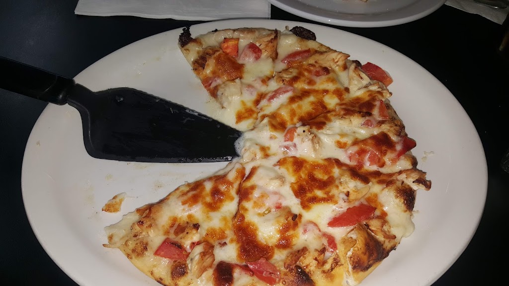Pizzos Restaurant | restaurant | 2318 N 16th St, Parsons, KS 67357, USA | 6204231559 OR +1 620-423-1559