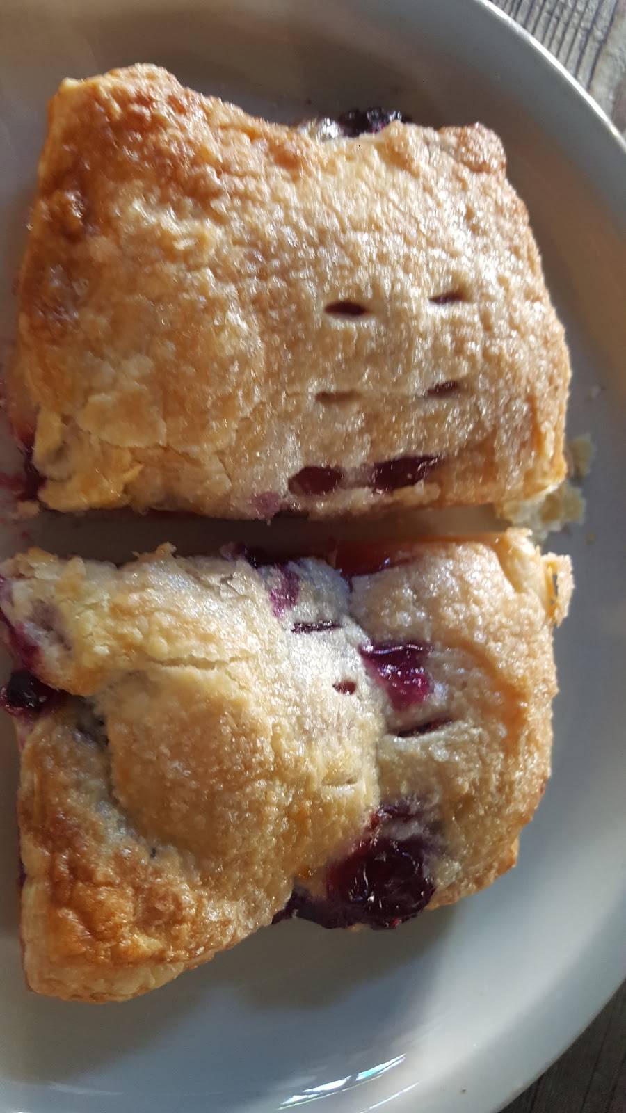 Angus McCurdys | restaurant | 38561 Oak Glen Rd, Yucaipa, CA 92399, USA | 9097972555 OR +1 909-797-2555