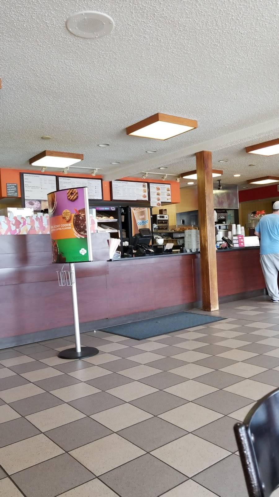 Dunkin | cafe | 222 W Market St, Newport, DE 19804, USA | 3029930288 OR +1 302-993-0288