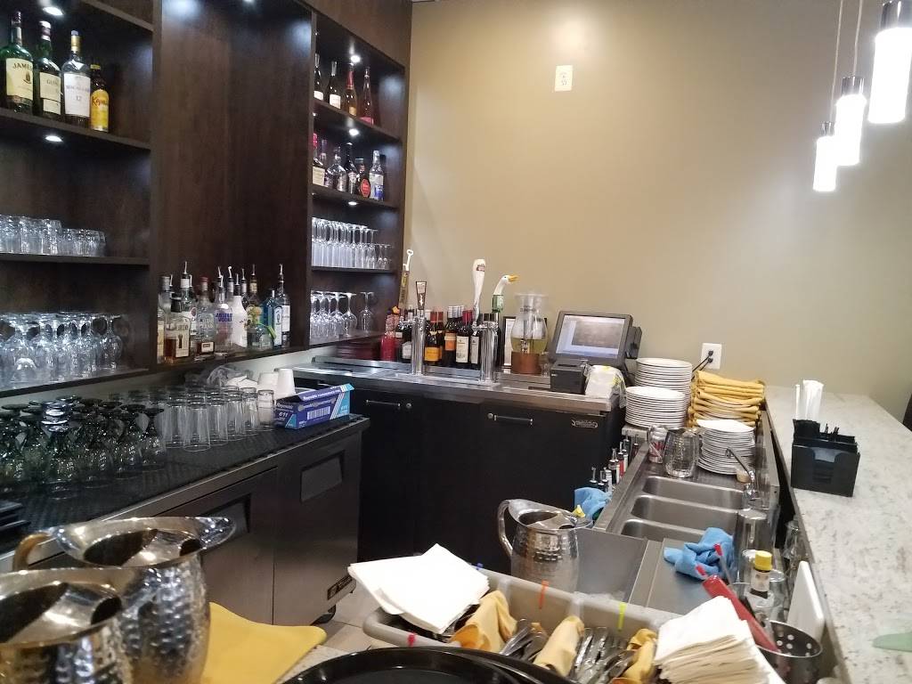 Pepper Club | restaurant | 5639 Stone Rd, Centreville, VA 20120, USA | 7035437171 OR +1 703-543-7171