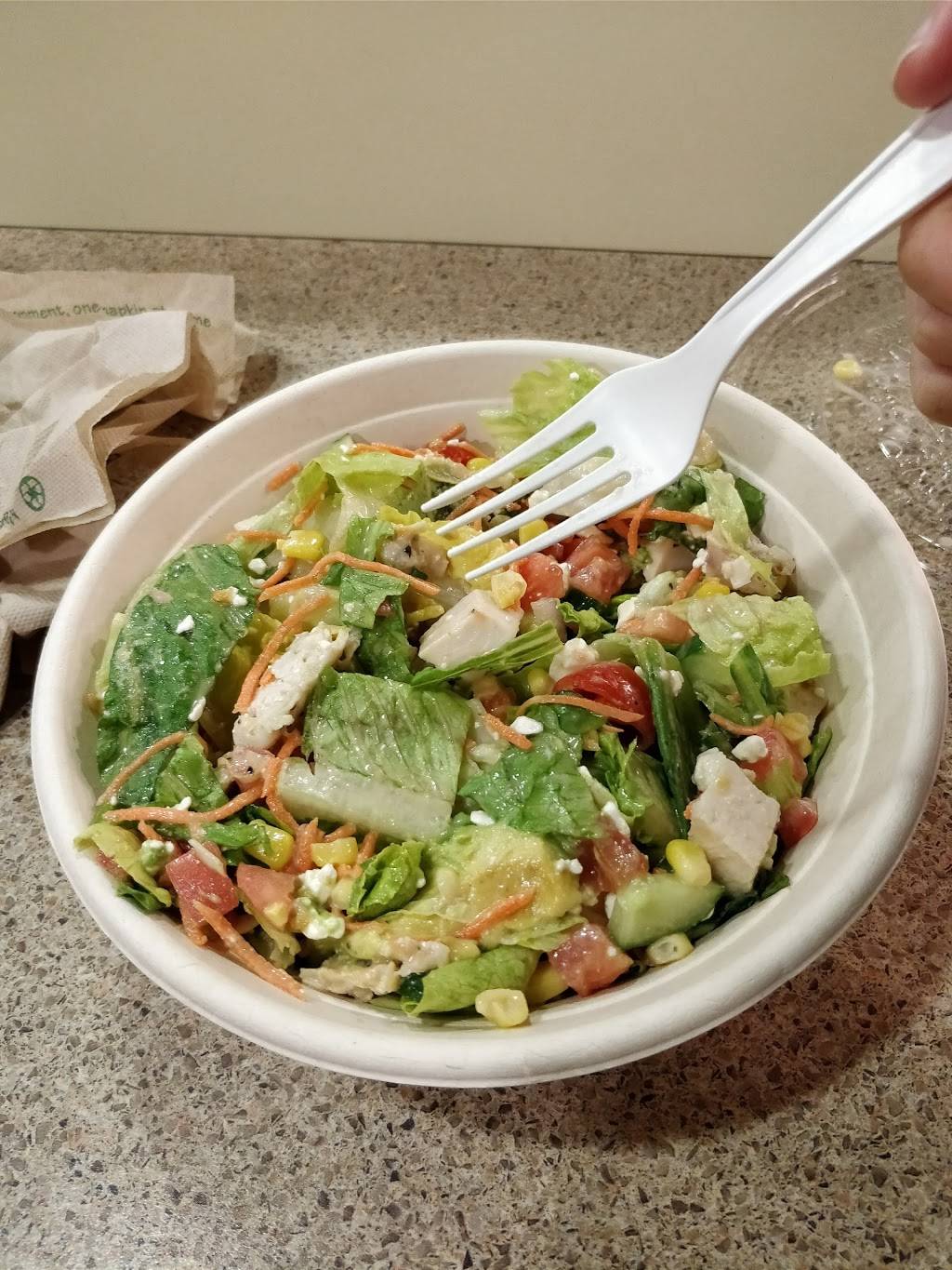 Freshii | restaurant | 2300 Yonge St, Toronto, ON M4P 2W6, Canada | 4164862301 OR +1 416-486-2301