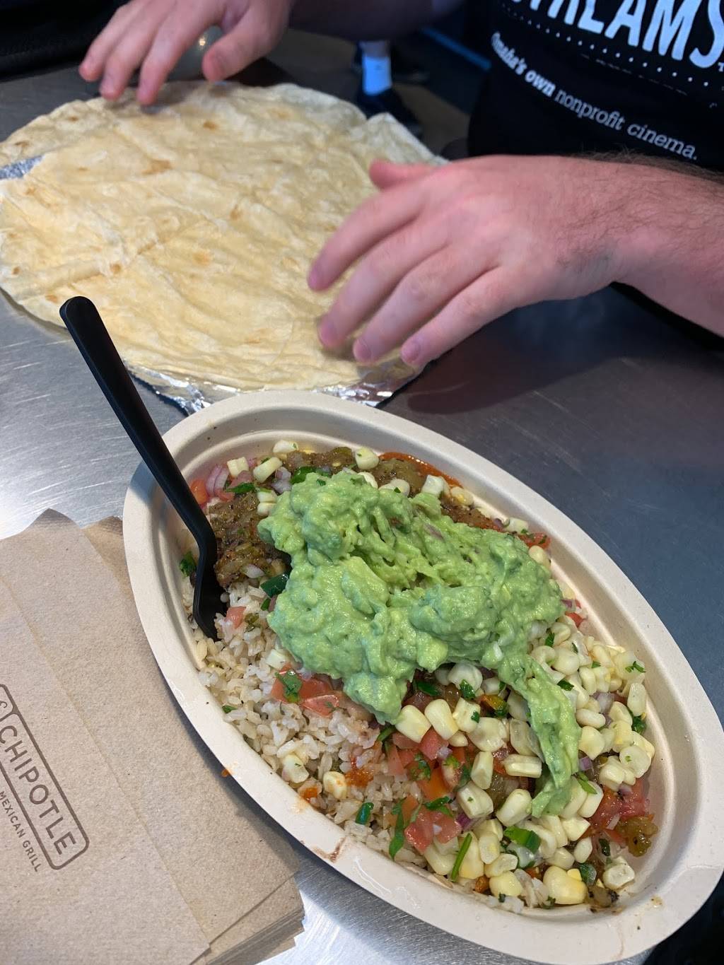 Chipotle Mexican Grill | restaurant | 1317 Q St Suite 100, Lincoln, NE 68508, USA | 4024741133 OR +1 402-474-1133