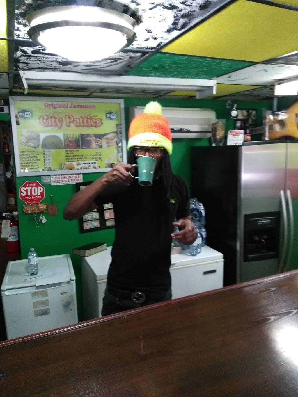 City Patties | restaurant | 5 John St W, Oshawa, ON L1H 4G9, Canada | 9054367764 OR +1 905-436-7764