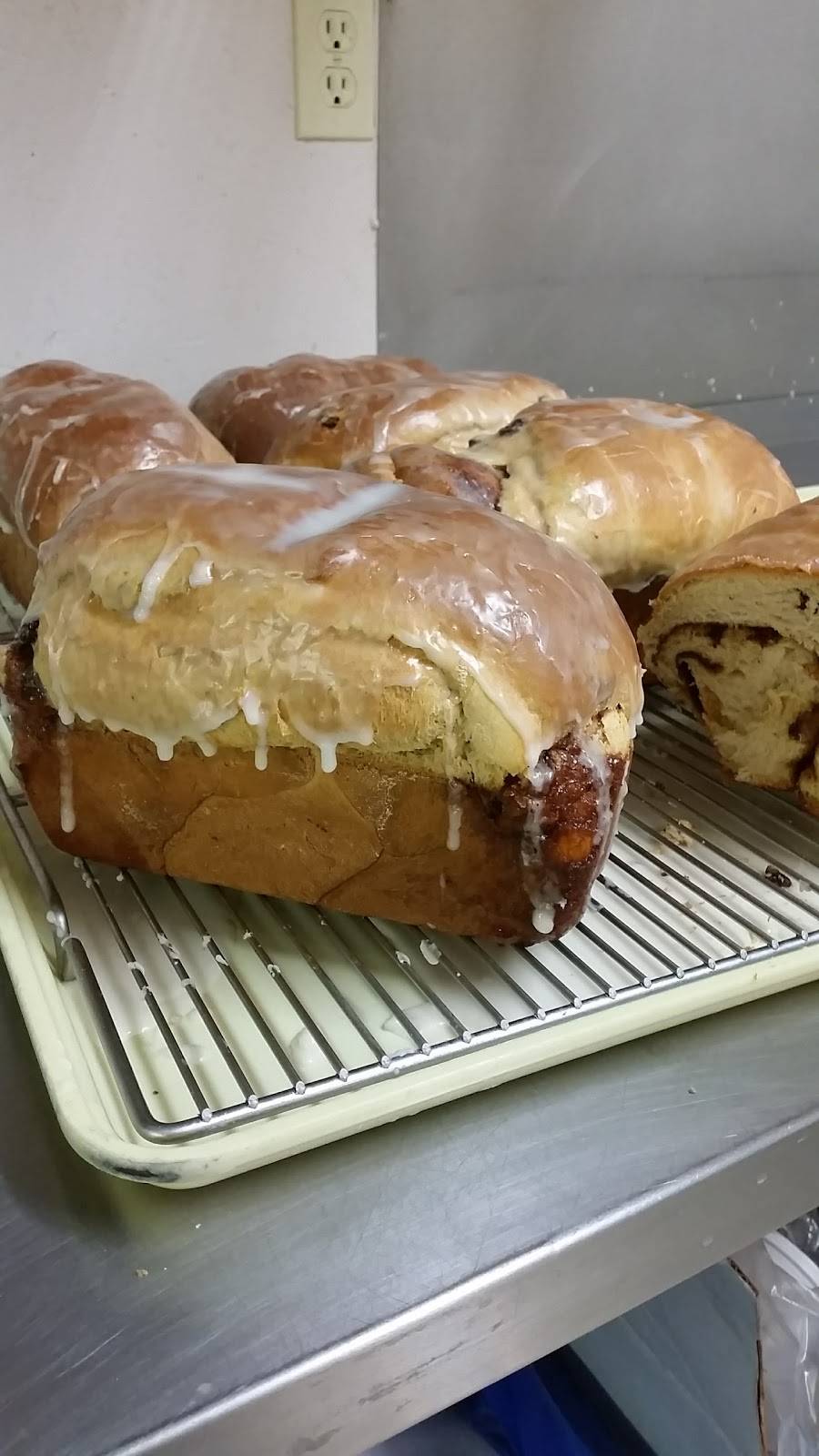 The Broadway Bakery | restaurant | 301 S Broadway, Salisbury, MO 65281, USA | 6603886757 OR +1 660-388-6757