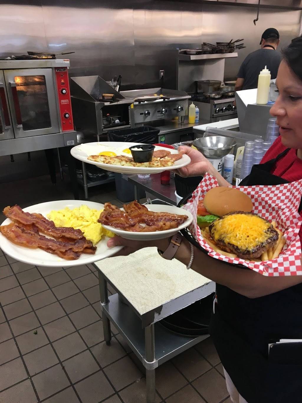 Biscuits Foothills | restaurant | 1241 E Chandler Blvd, Phoenix, AZ 85048, USA | 4805974045 OR +1 480-597-4045