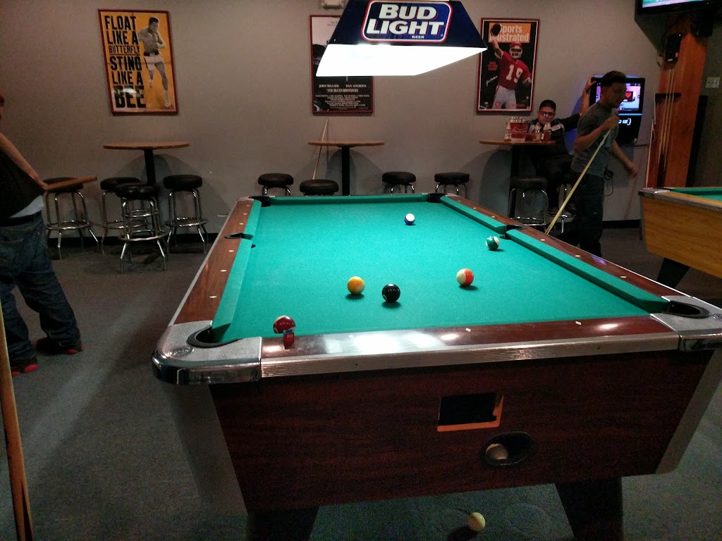 Blue Moon Bar & Grill | restaurant | 624 E Edison Ave, Sunnyside, WA 98944, USA | 5098379286 OR +1 509-837-9286