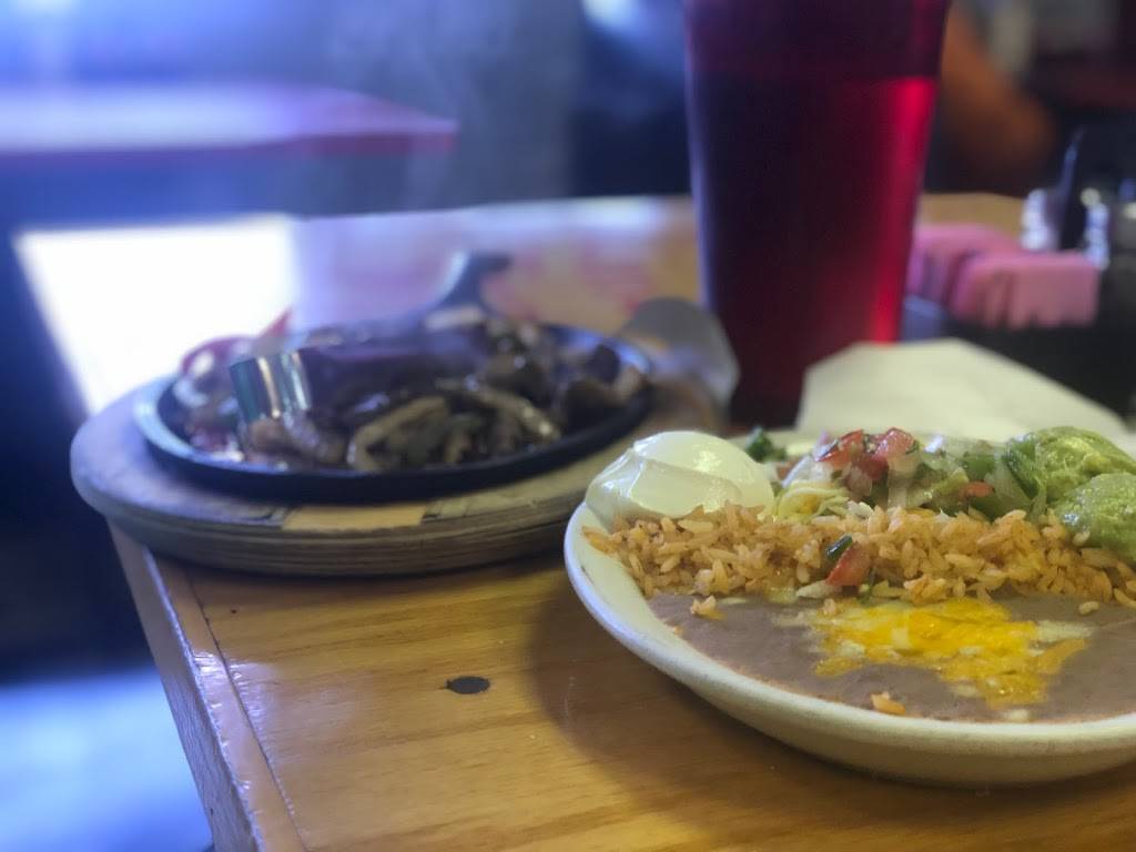 Terans Mexican Restaurant | restaurant | 920 W Cherokee St, Lindsay, OK 73052, USA | 4057561673 OR +1 405-756-1673