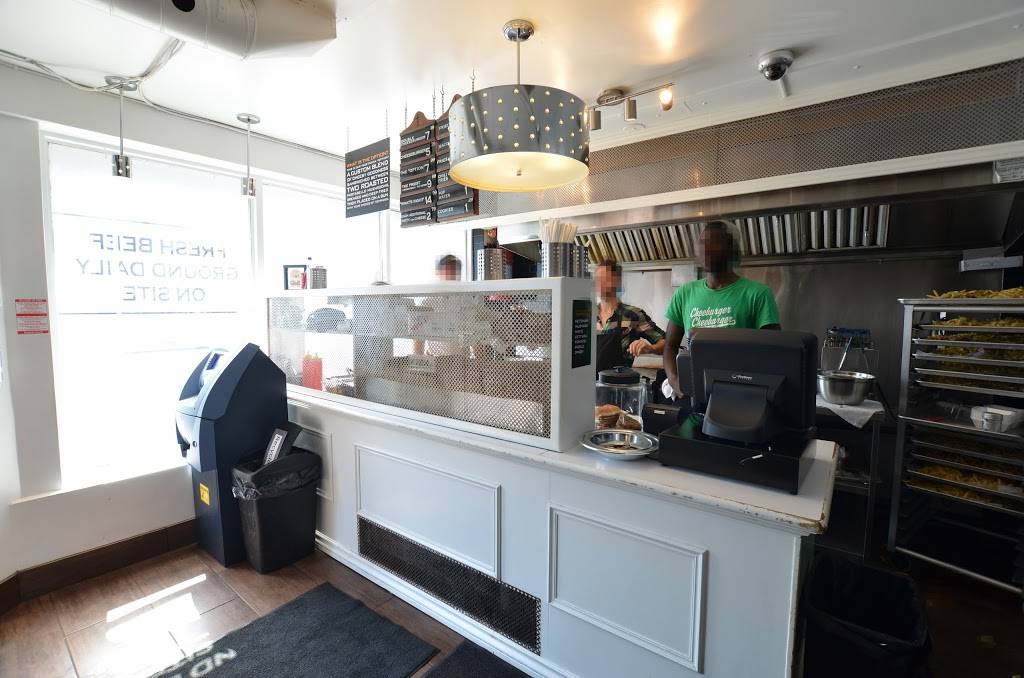 The Burgers Priest | restaurant | 1636 Queen St E, Toronto, ON M4L 1G3, Canada | 6473460617 OR +1 647-346-0617